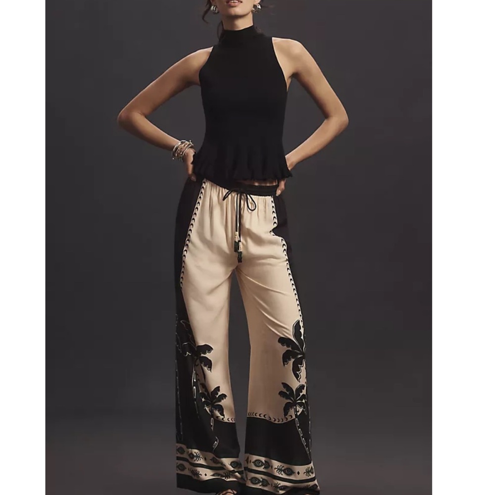 Martina Pull-On Pants
Farm Rio
NWOT
COLOR- Beige